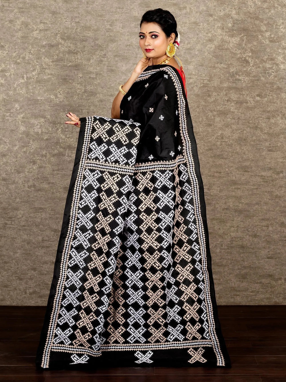Elegant Black Gujrati Kantha Stitch Bangalore Silk Saree - WeaversIndia