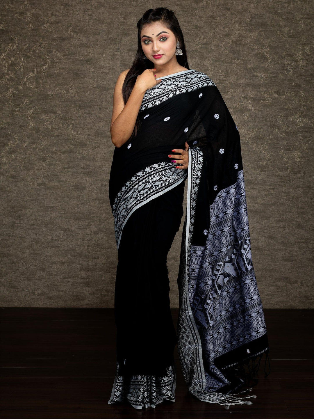Elegant Black Handwoven Cotton Saree - WeaversIndia