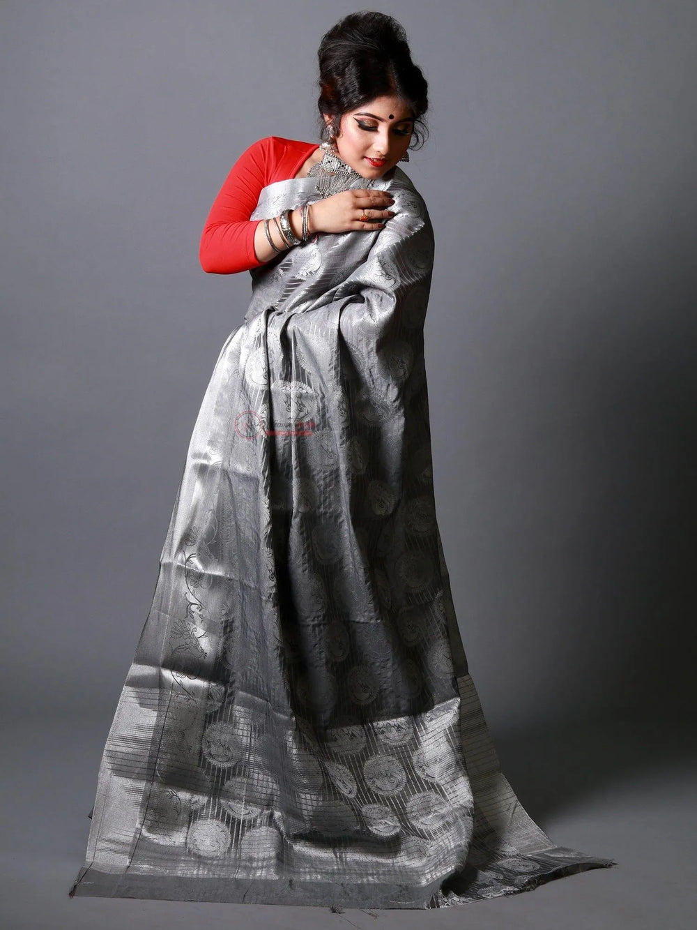 Gorgeous Still Grey Blend Linen Silk Saree - WeaversIndia