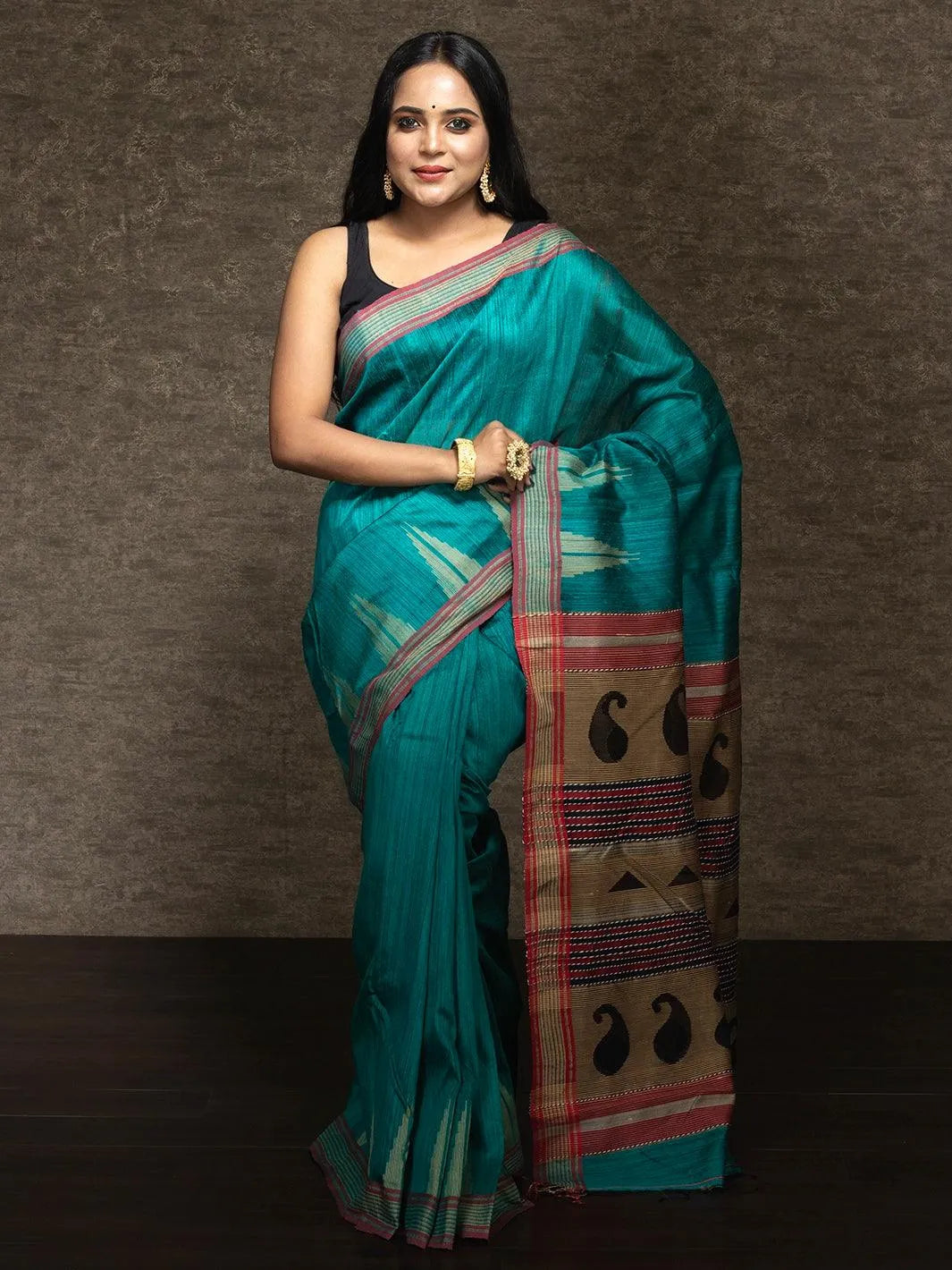 Green Handwoven Matka Silk Jamdani Saree - WeaversIndia