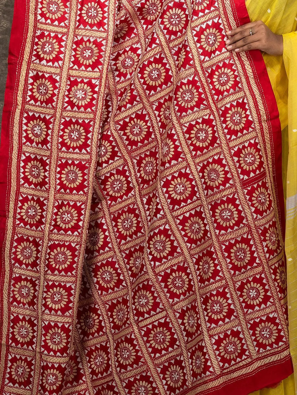 Red Bangalore Silk Kantha Stitch Dupatta - WeaversIndia