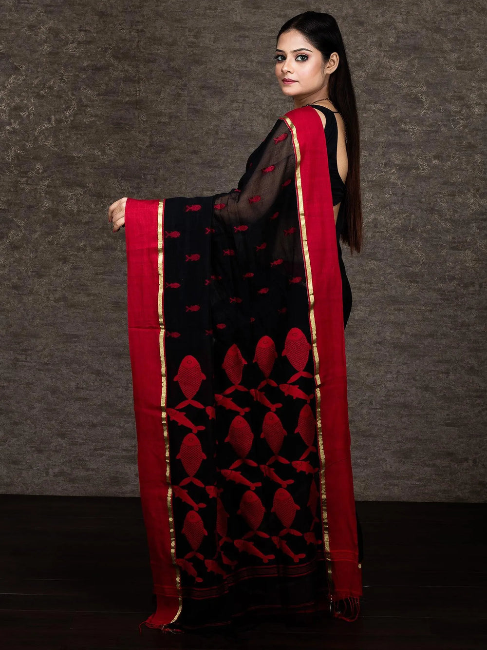 Wonderful Black Par Anchal Buti Begumpuri Cotton Saree - WeaversIndia