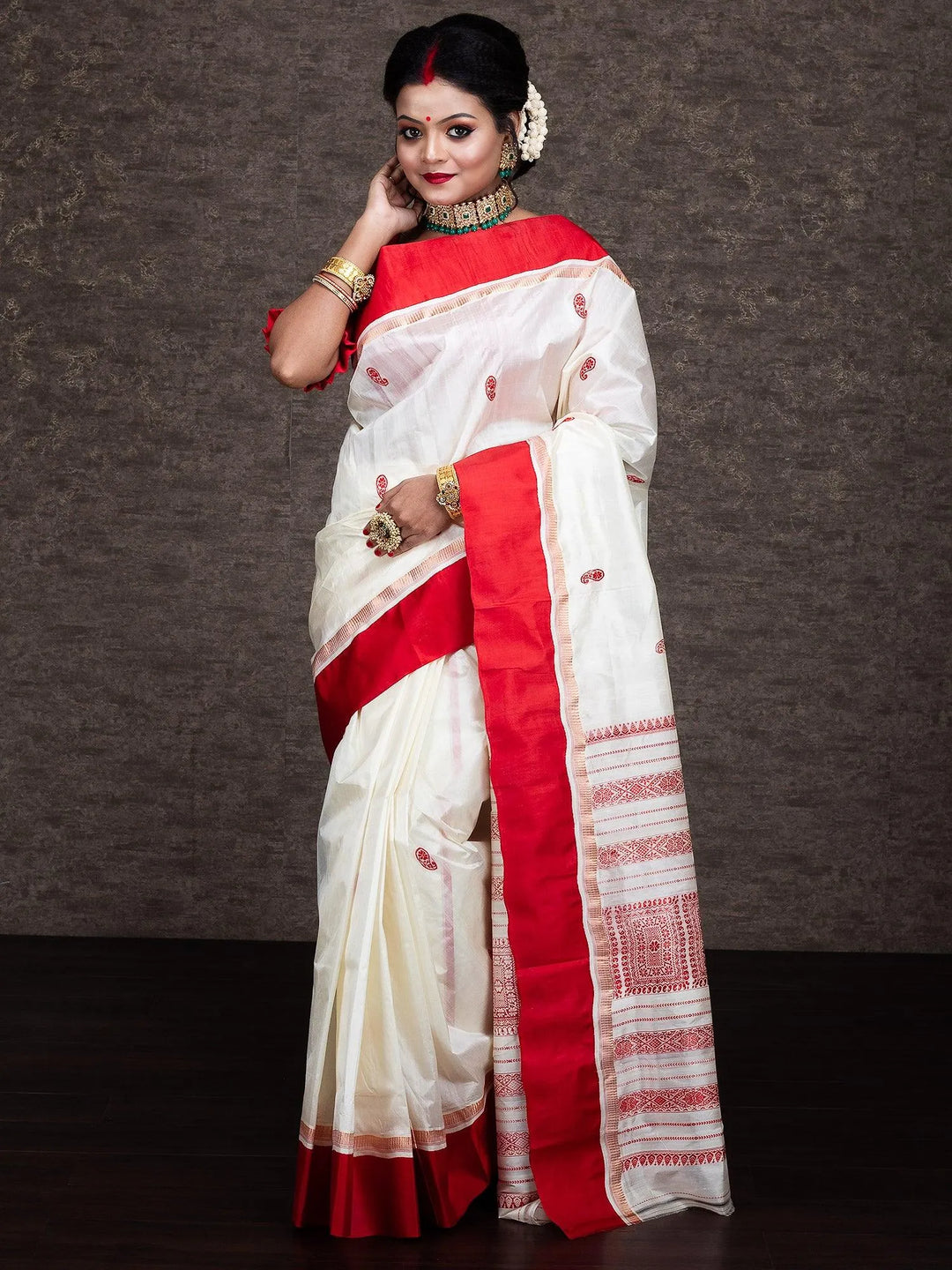 Wonderful Traditional Garad Silk Saree - WeaversIndia