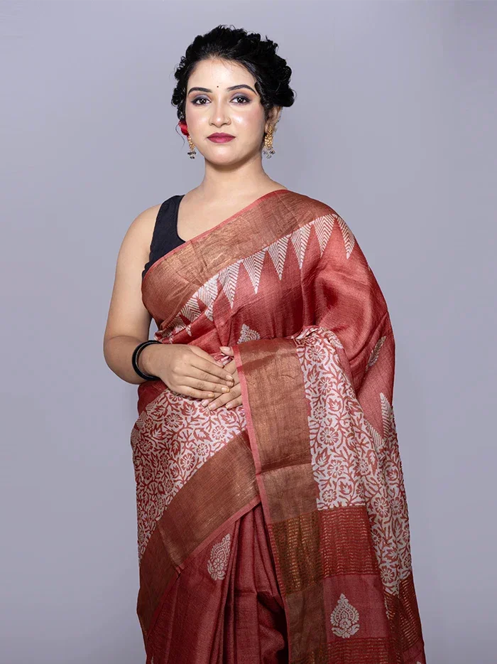 Elegant Par Anchal Buti Block Printed Tussar Silk Saree - WeaversIndia