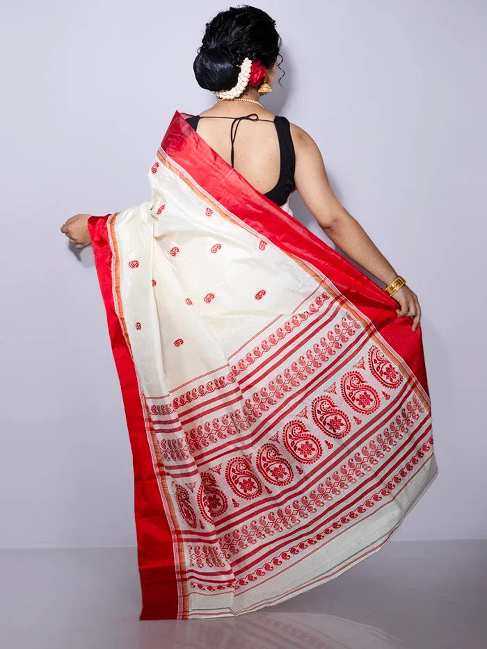 Red Par Anchal Buti Traditional Garad Silk Saree - WeaversIndia