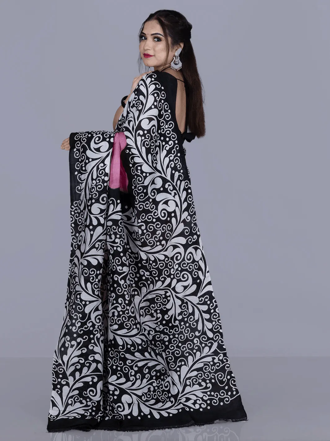 Par Anchal Batik Printed Murshidabad Silk Saree