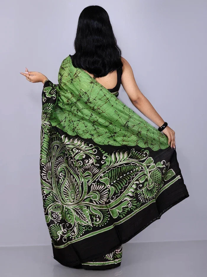 Par Anchal Hand Batik Printed Murshidabad Silk Saree