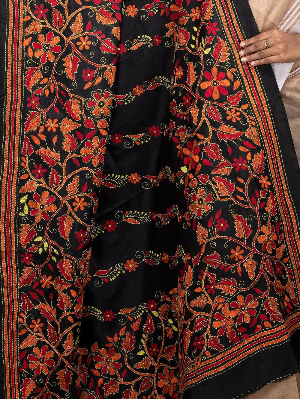 Black Bangalore Silk Floral Kantha Stitch Dupatta - WeaversIndia