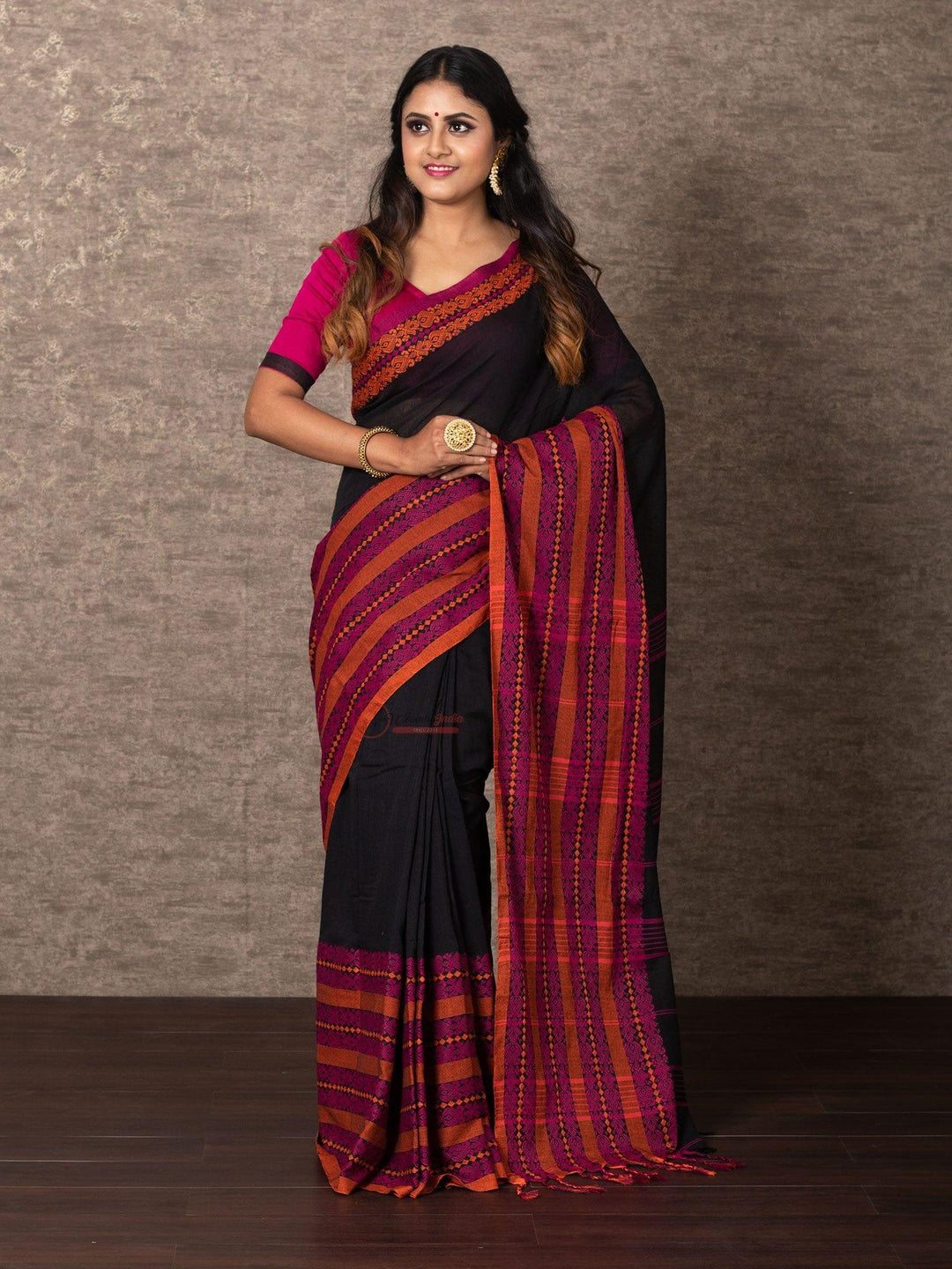 Elegant Black Par Anchal Begampuri Cotton Saree - WeaversIndia