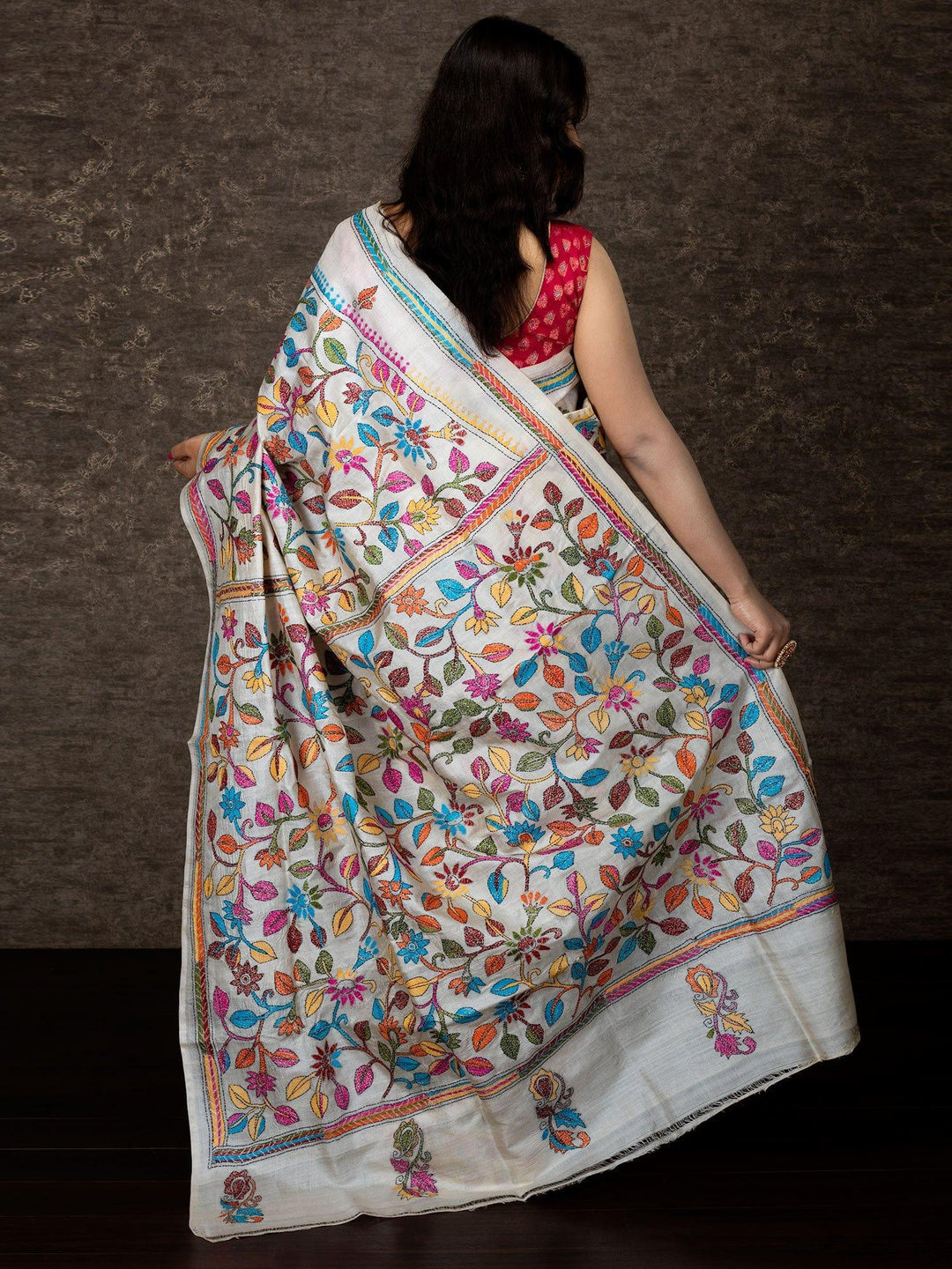 Elegant Corner To Corner Kantha Stitch Tussar Silk Saree - WeaversIndia