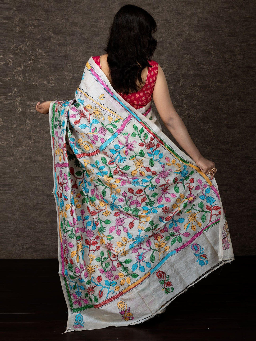 Elegant Corner To Corner Kantha Stitch Tussar Silk Saree - WeaversIndia