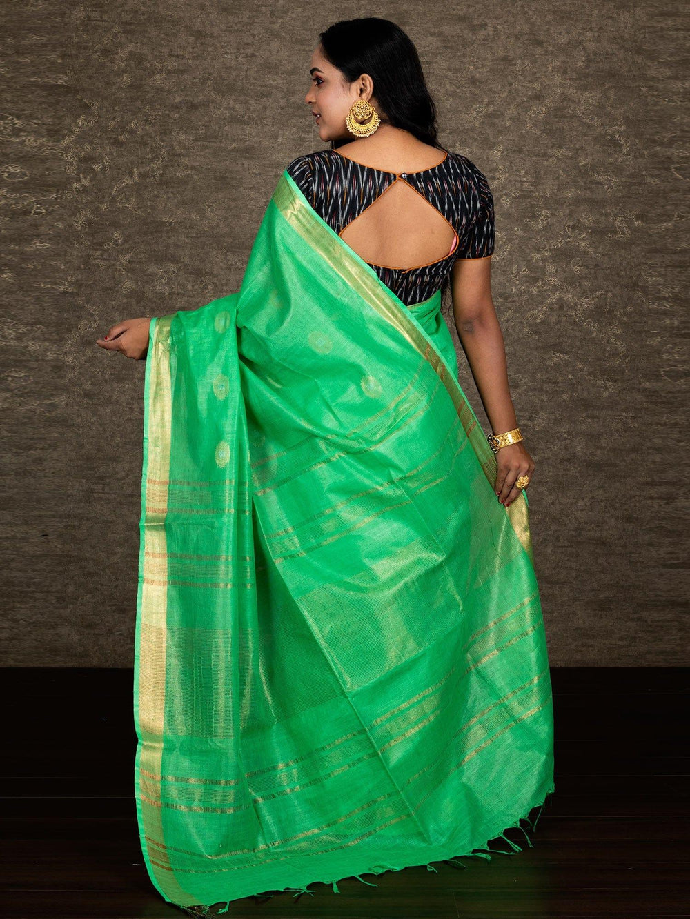Elegant Green Par Anchal Buti Bhagalpuri Silk Saree - WeaversIndia