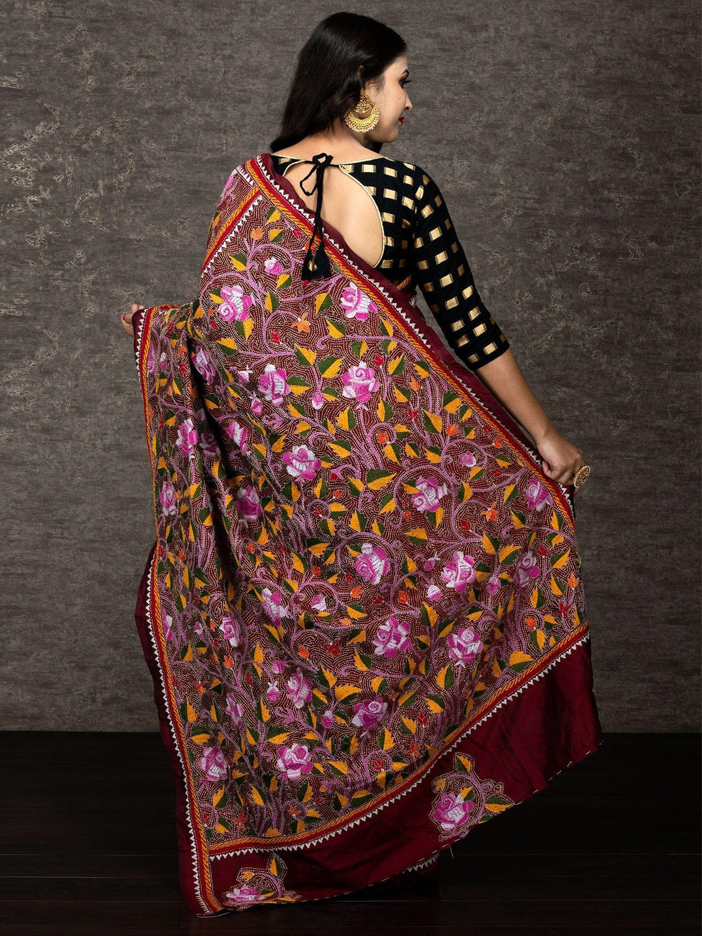 Elegant Rose Motif Nakshi Kantha Stitch Bangalore Silk Saree - WeaversIndia