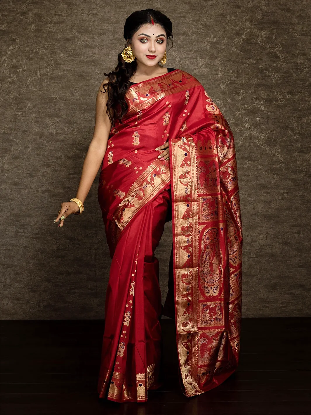 Medium Red Traditional Minakari Swarnachari Silk Saree - WeaversIndia