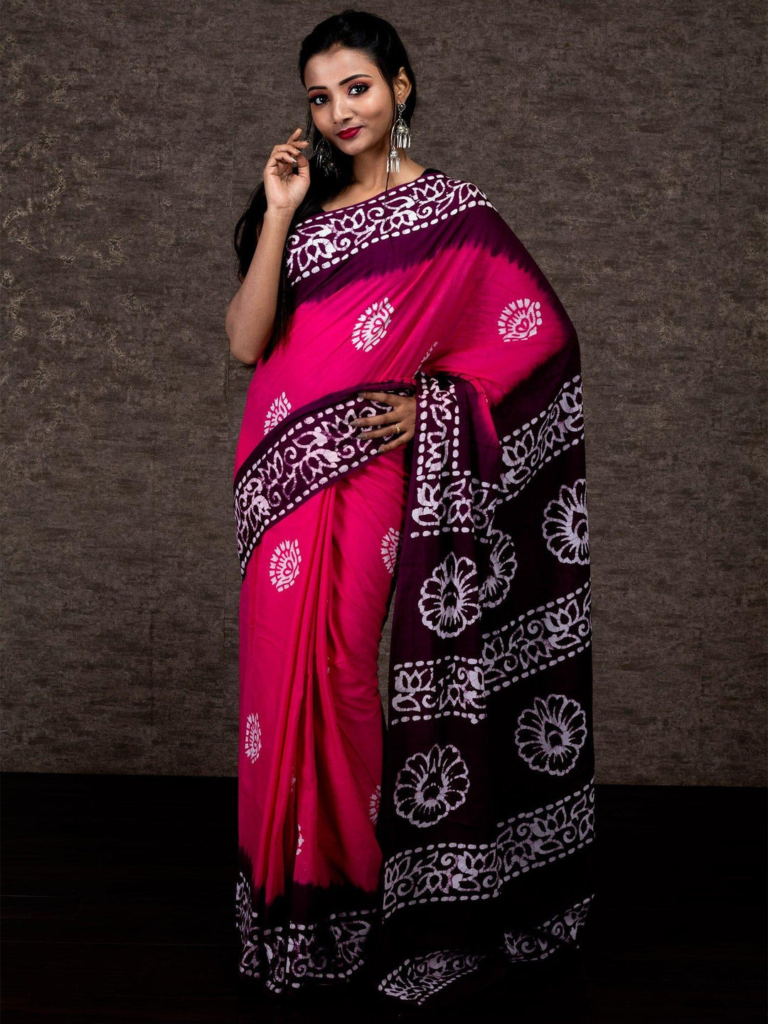 Pink Color Par Anchal Block Batik Printed Malmal Cotton Saree - WeaversIndia