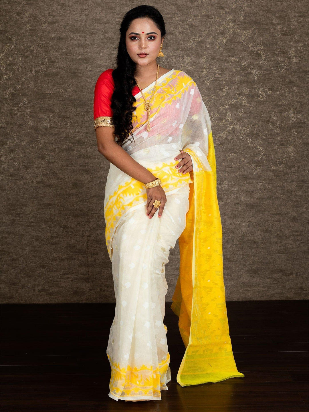 White & Yellow Par Anchal Soft Dhakai Jamdani Saree - WeaversIndia