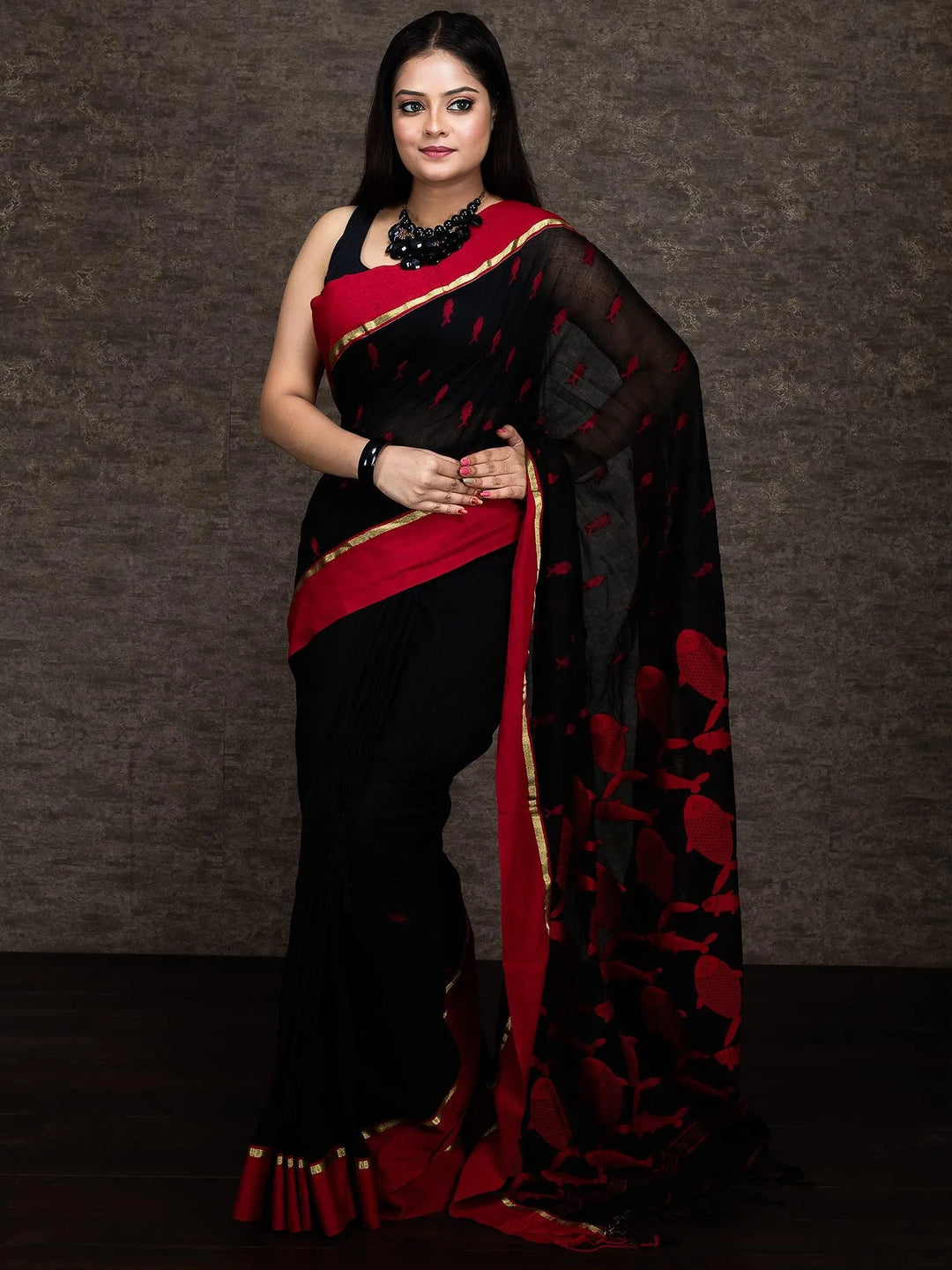 Wonderful Black Par Anchal Buti Begumpuri Cotton Saree - WeaversIndia