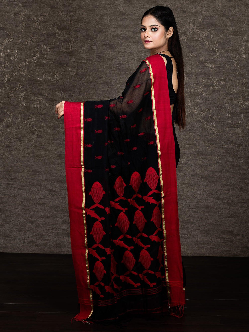 Wonderful Black Par Anchal Buti Begumpuri Cotton Saree - WeaversIndia