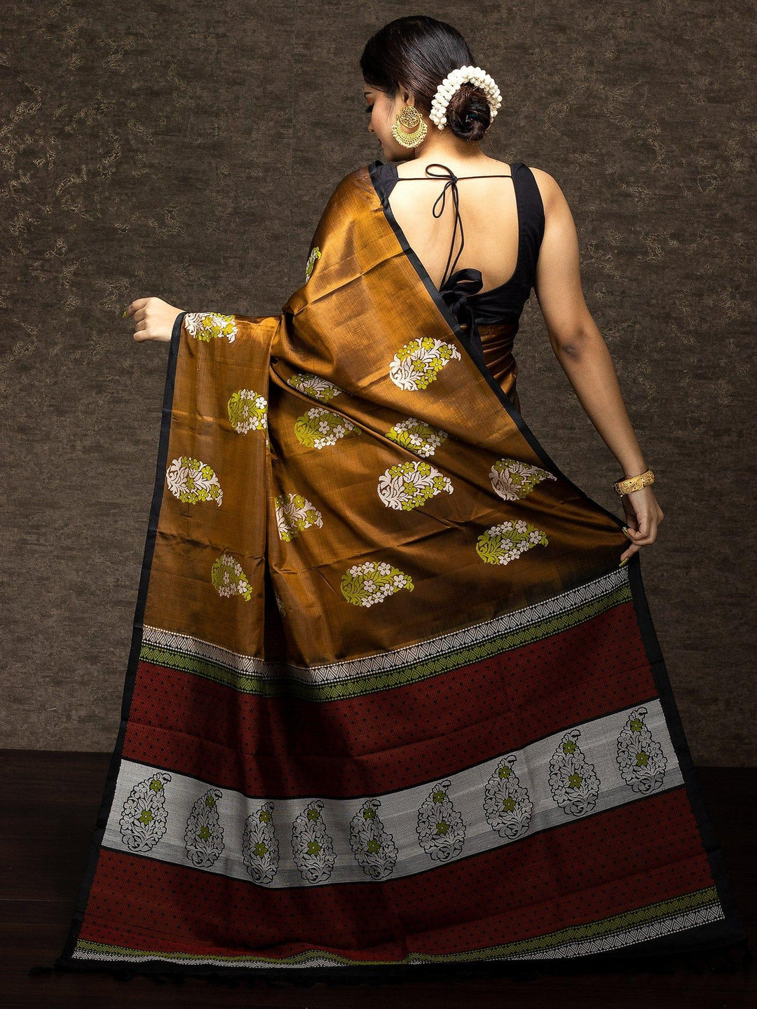 Wonderful Coyote Brown Kanchipuram Silk Saree - WeaversIndia