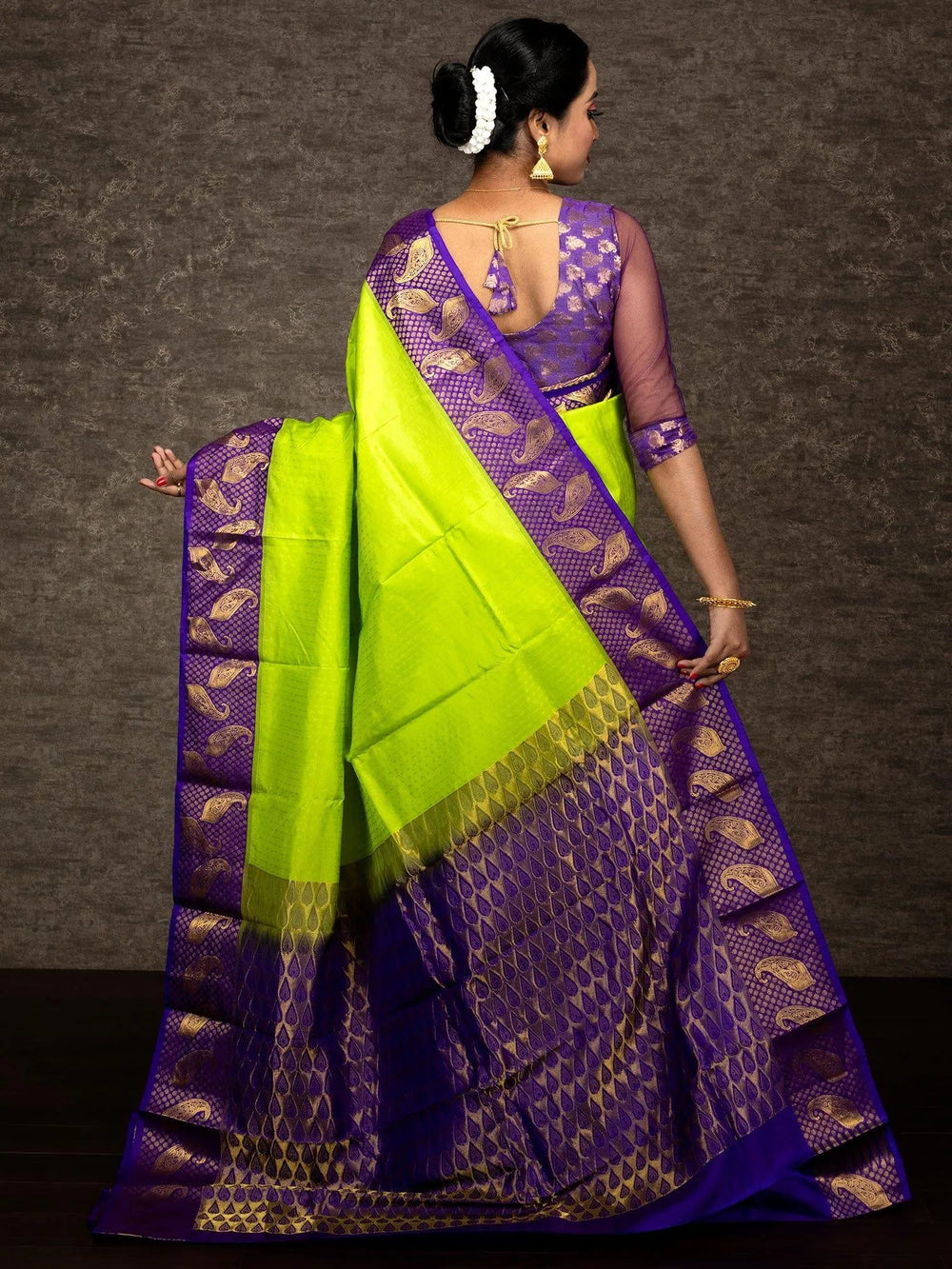 Wonderful Pear Green Kanjivaram Silk Saree - WeaversIndia