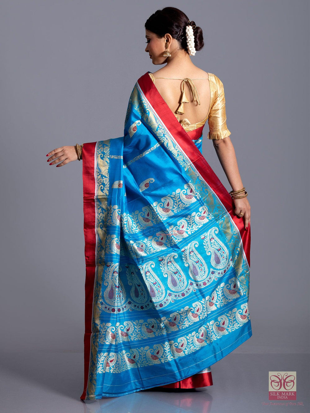 Wonderful Sky Blue Traditional Garad Silk Saree - WeaversIndia